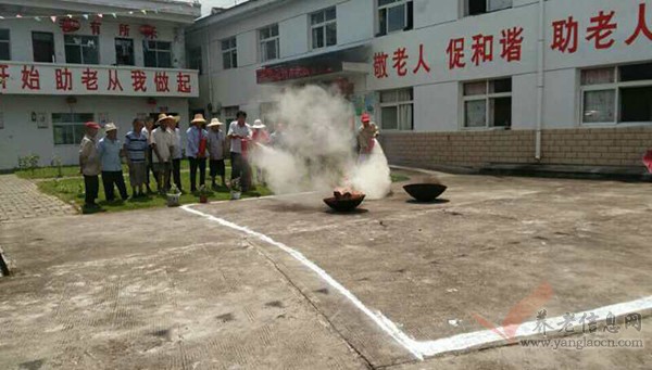 太湖彌陀鎮(zhèn)養(yǎng)老服務(wù)中心舉行消防演練