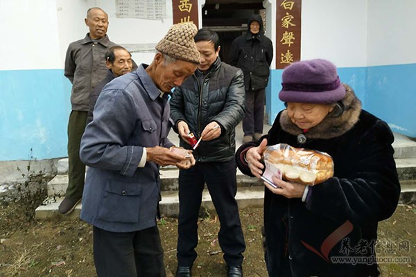 安慶耄耋老太太愛獻“第二故鄉(xiāng)”——太湖彌陀鎮(zhèn)