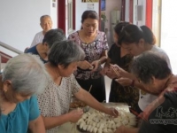 開展我們的節(jié)日－愛在中秋節(jié).情系老年人主題活動