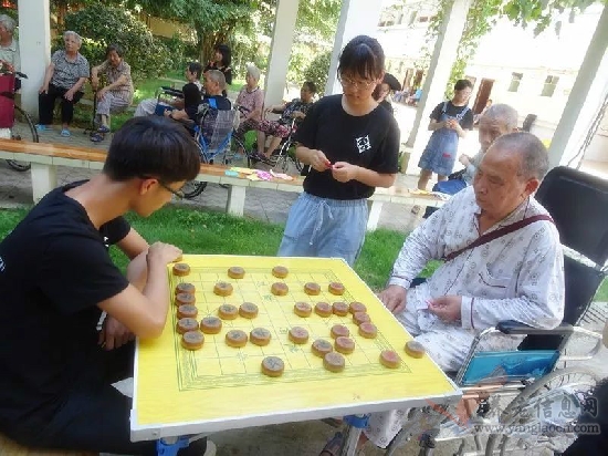 趣味手工，快樂傳承——南寧市金太陽老年公寓