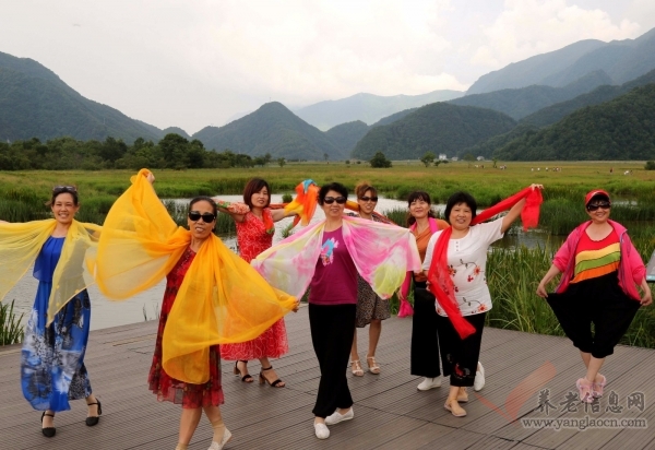 重慶市巫山縣老年人暢游大九湖盡享天然之美