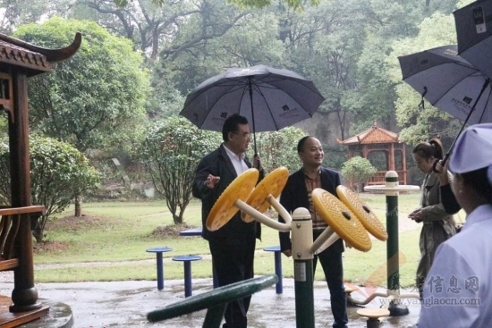 天津市靜海區(qū)副區(qū)長張金麗一行領(lǐng)導(dǎo)蒞臨海福祥株洲片區(qū)養(yǎng)老護理院視察指導(dǎo)工作