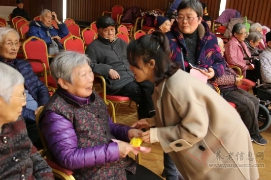 “迎新春，送祝福” ——蘇州市怡養(yǎng)護(hù)理院新年團(tuán)拜慰問演出