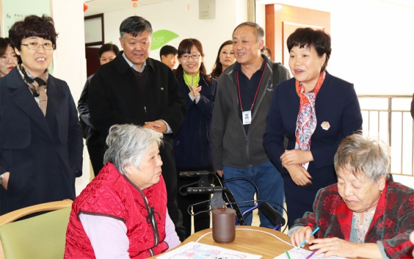 天津市靜海區(qū)人民政府副區(qū)長(zhǎng)張金麗攜天津市委黨校干部一行蒞臨靜海海福祥養(yǎng)老護(hù)理院參觀考察