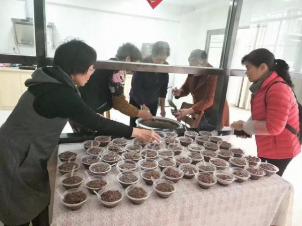 三明國德居家養(yǎng)老開展“迎新年情暖臘八，慶安康關(guān)愛長者”活動