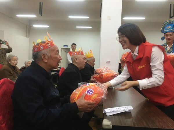 麗水市利宏養(yǎng)老院舉辦10月長者生日會(huì)