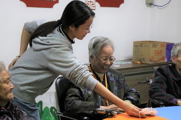 新時(shí)代文明實(shí)踐 | 東莞石碣鎮(zhèn)敬老院順利開(kāi)展 “讓垃圾有個(gè)好歸宿”知識(shí)小課堂活動(dòng)