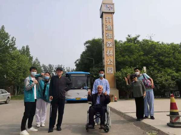 “愛在夏天、樂在自然”映壽滙組織長輩集體出游