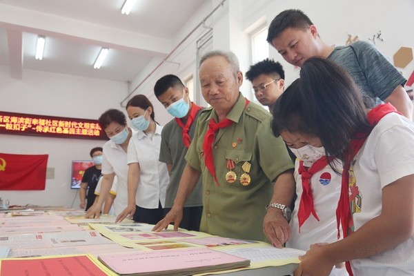 慶?！鞍艘弧保衣牎袄卒h班”班長講故事