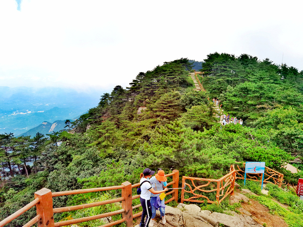 過一個(gè)清涼的夏天悠南山長者天堂寨避暑之旅