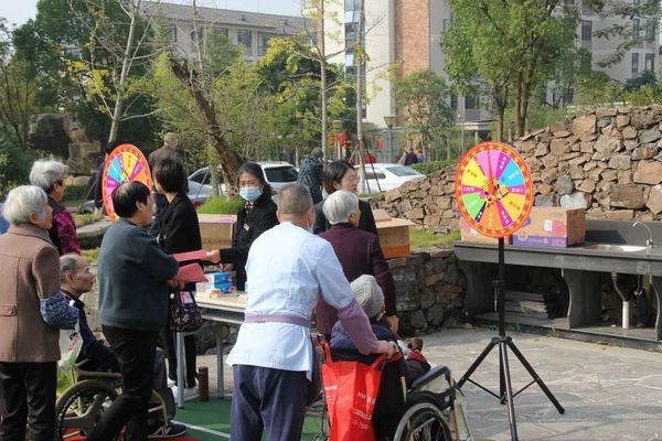 暢玩花車游園 樂享幸福晚年——寧波象山縣老年公寓