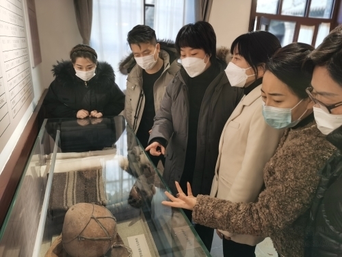 太原市老年公寓開展“追尋紅色足跡 感悟初心使命”主題黨日活動