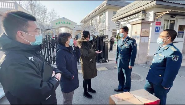 軍民手拉手 溫暖送萬家——北京市海淀區(qū)四季青鎮(zhèn)敬老院