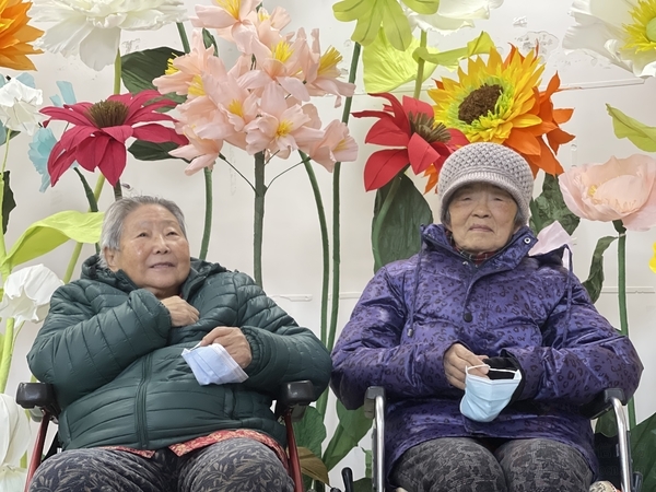 正式開始“繁花繽紛，巧手展四季”月壇街道花藝展活動(dòng)