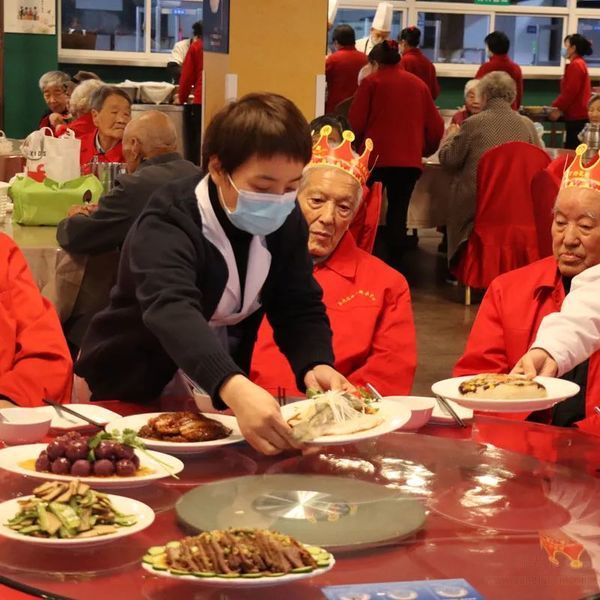 西安市灃東新城老年服務(wù)中心——疫情期間讓長(zhǎng)者用餐無(wú)憂(yōu)