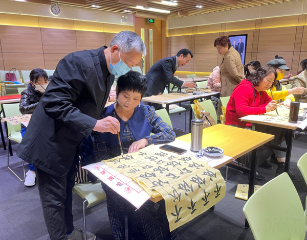 弘揚(yáng)民族文化，演繹書法魅力——安利公益基金會(huì)之書法學(xué)習(xí)順利開展