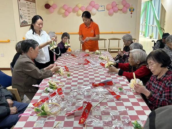 陶樂活動(dòng)丨中秋遇國(guó)慶，長(zhǎng)者樂開懷！陶樂養(yǎng)老各地分院喜迎雙節(jié)