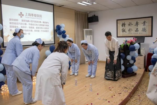 上海奉愛醫(yī)院舉辦第四季度職工生日會