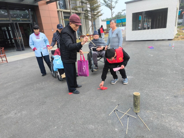 倉山區(qū)國德老年康養(yǎng)中心舉辦元旦趣味運(yùn)動(dòng)會(huì)