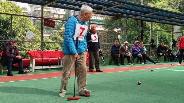 九旬高齡也能揮桿？泰康之家粵園長輩門球風(fēng)采