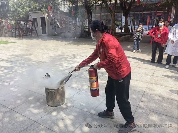 晚晴苑養(yǎng)護院：實戰(zhàn)演練提升防火自救能力，守護每一位長者的安全家園