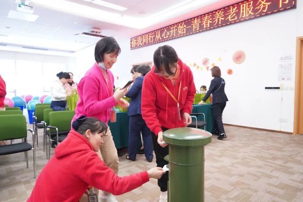 泰康之家粵園：致敬青春社工，共建溫馨養(yǎng)老生活