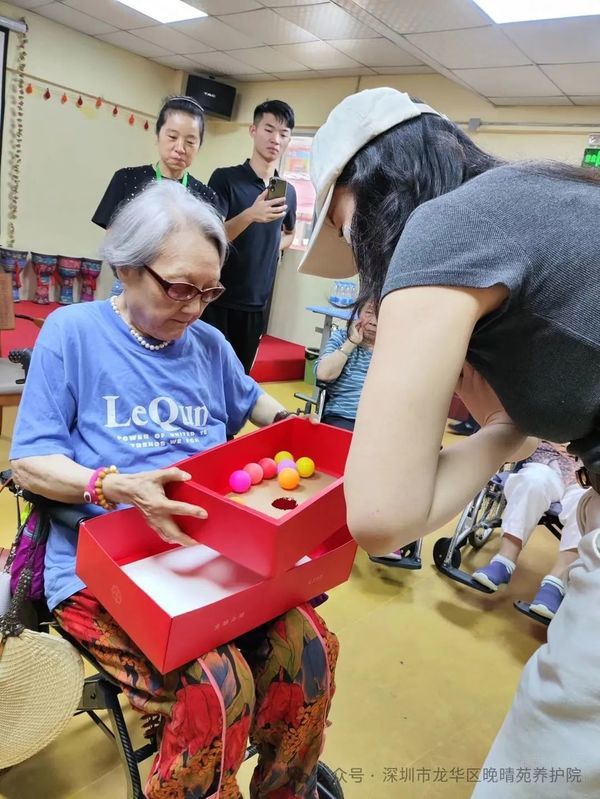 晚晴苑 | 志愿服務歡樂多，愛心助老常相伴