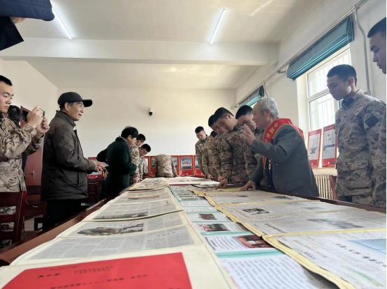 天津濱海：大港街開展薪火相傳雷鋒藏報宣講展覽