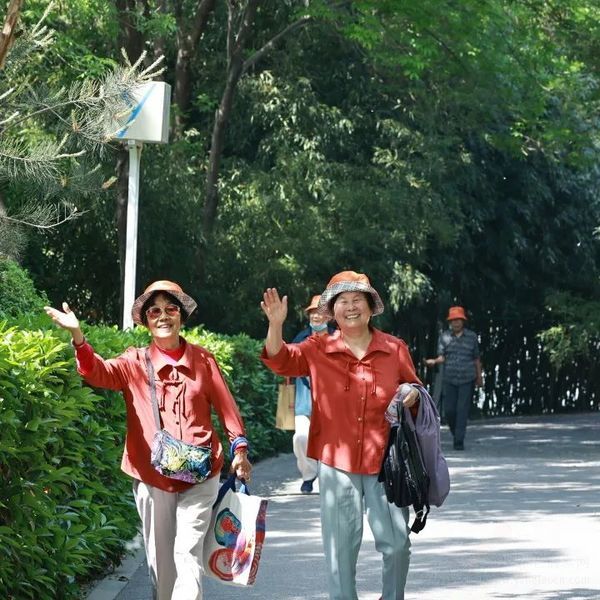 我和春天有個約會 | 泰康之家·豫園居民出游踏青活動