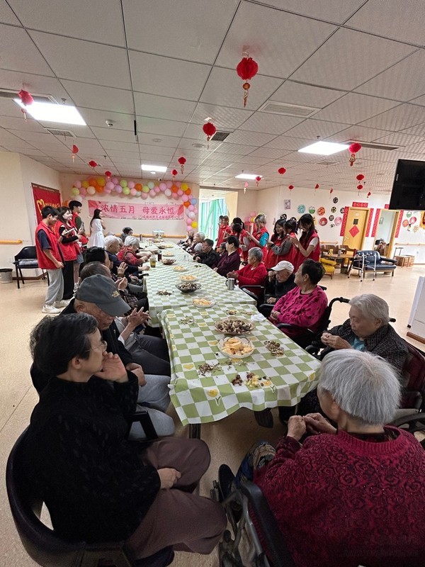 陶樂活動丨愛在母親節(jié)，養(yǎng)老院里留住時(shí)光里的溫柔