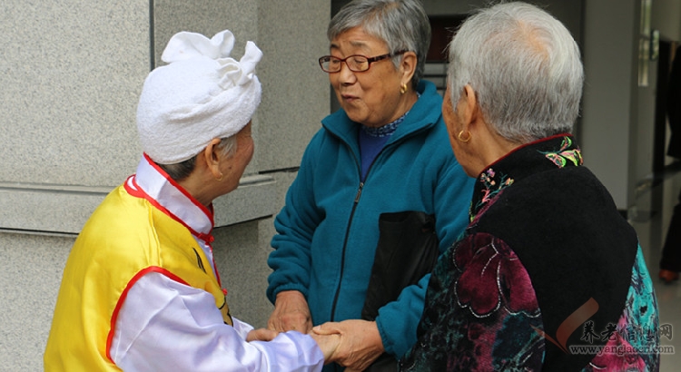 喜慶十九大 手拉手 心貼心 重陽送黨恩【組圖】